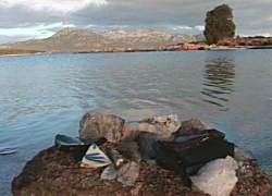 Relics from early whaling days, Kent Bay